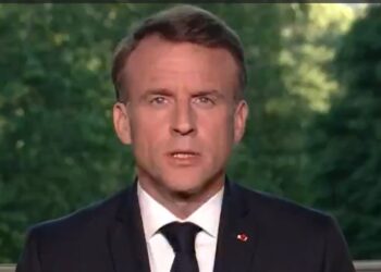 דרמה בצרפת ובלגיה: מקרון הכריז על בחירות ודה קרו התפטר