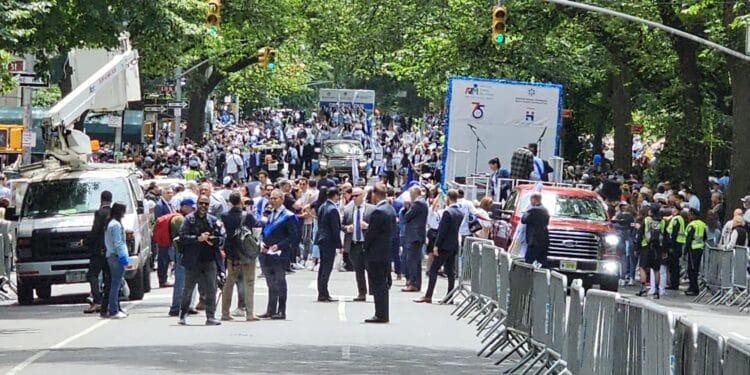 ברקע המלחמה – היום בניו יורק צעדת התמיכה בישראל