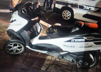 תושב בני ברק נעצר הלילה כשהצית אופנוע משטרתי