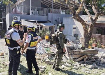 שני פצועים בהם קשה מפגיעת רסיסי רקטה בגליל המערבי