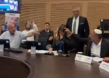 צפו: מהומה בין בן גביר וטיבי בדיון על גירוש משפחות מחבלים