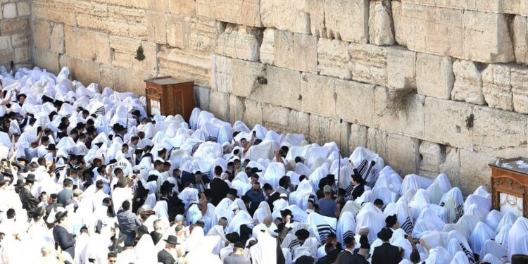 מעל ל-50 אלף בברכת הכהנים המסורתית של חול המועד