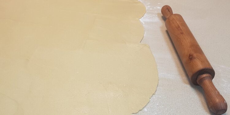 ועד הכשרות יוצא נגד מכירת בצק פיצה חלבי לציבור