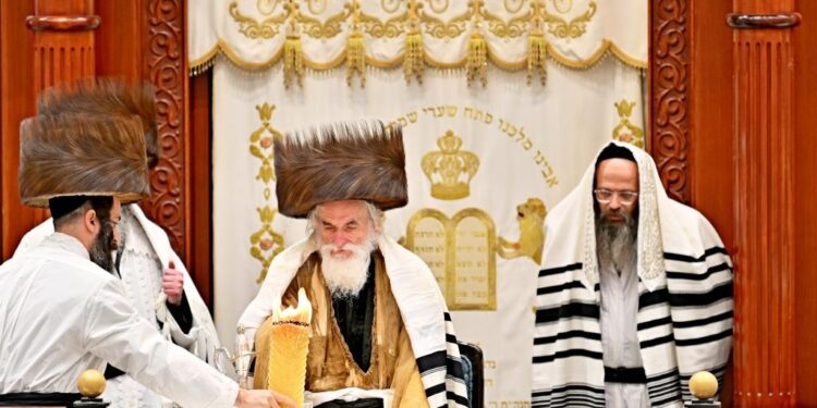 יום כיפור בחצר הקודש ויזניץ – גלריה