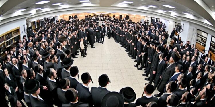 מעמד הקפות שניות בקהילת המתמידים