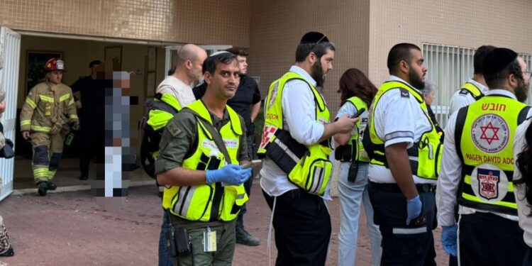 אשדוד: בת 60 נפגעה בשריפה בביתה ופונתה במצב קשה