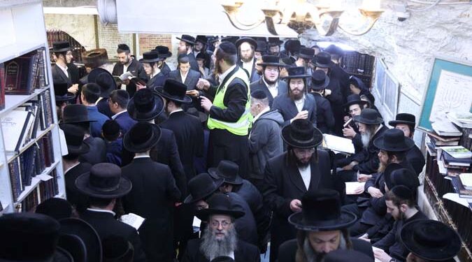 הילולת ראשון התנאים הכהן הגדול שמעון הצדיק זיע”א – גלריה