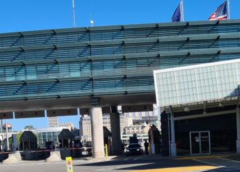 טראמפ הצהיר: ביומי הראשון יעלה ב-25% גובה המס מקנדה