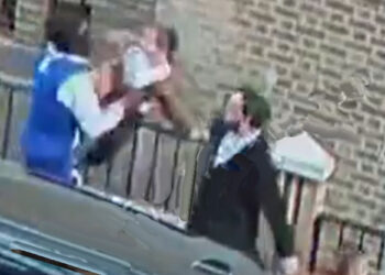 תיעוד מטריד: ניסה לחטוף ילד יהודי מידי אביו