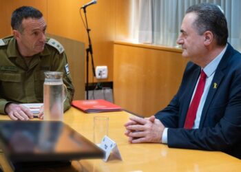 השר כץ אישר הוצאת 7,000 צווי גיוס לחרדים שעליהם חתם גלנט