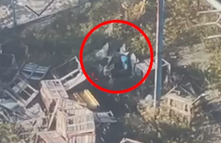 צפו: המחבלים נכנסים לפיר המנהרה ומחוסלים