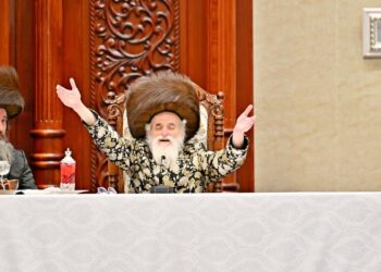 מראות קודש סוכות ושמחת תורה בחצר הקודש ויז’ניץ