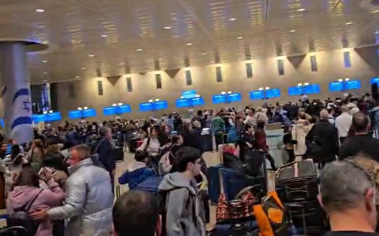 צפו: אזעקה בנתב"ג המונים עוזבים מזוודות