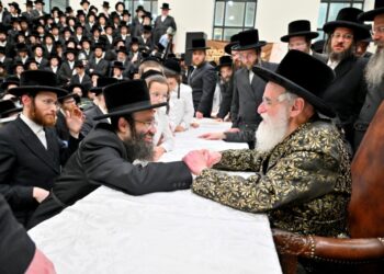 האדמו”ר מויז’ניץ בביקור בלייקווד – ארה”ב