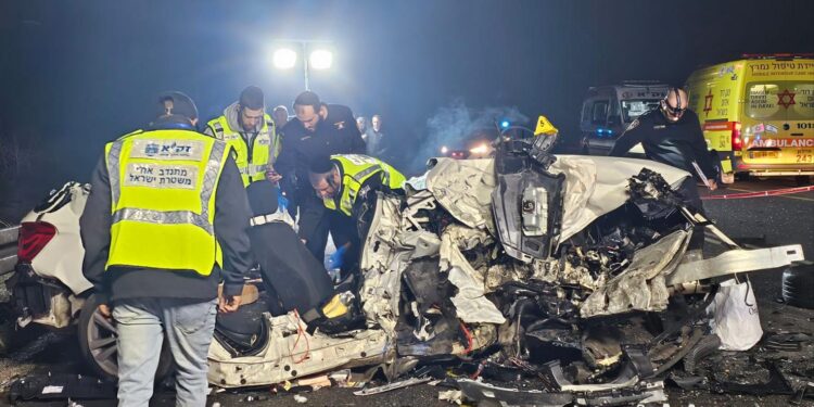 אסון בכבישים: 3 הרוגות בנות 20 בתאונת דרכים בכביש 42