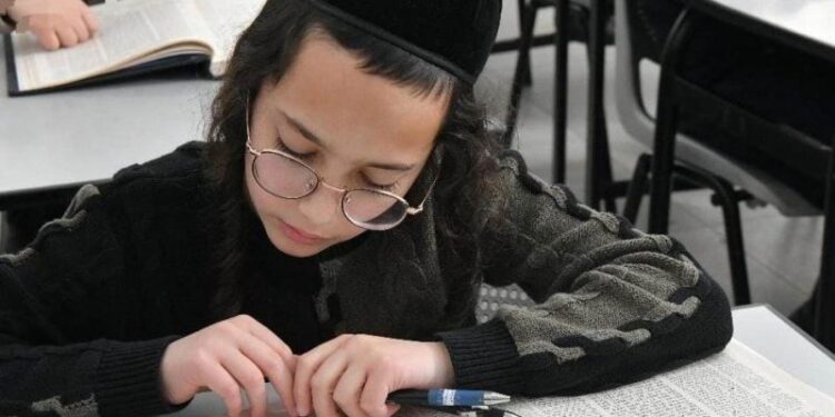 נפטר מפצעיו הילד שנפגע בפיגוע – חזר משבע ברכות