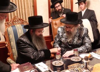 ביקור קודש – האדמו”ר מוויזשניץ לונדון בביקור בבית האדמו”ר מסאדיגורה