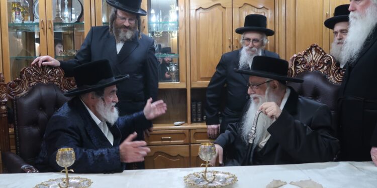 האדמו”ר מצאנז ביקר אצל האדמו”ר מויז’ניץ לקראת טיסתו