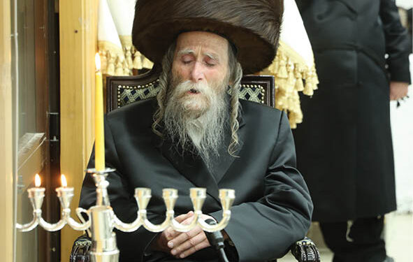 הדלקת נרות בחצר הקודש ערלוי