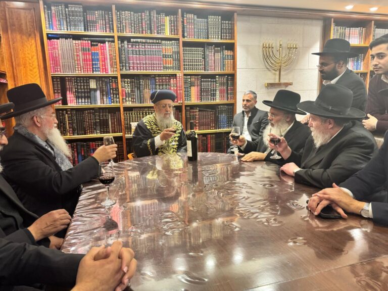 חברי המועצת שנבחרו הרימו לחיים עם הרשל"צ הגר"ד יוסף