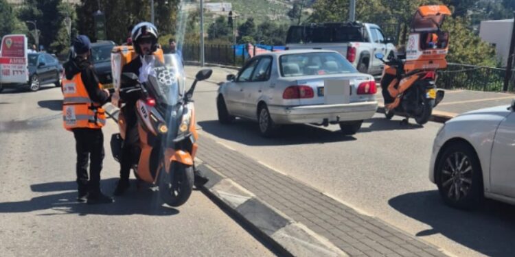 צפת: בת 70 נפגעה מאופנוע ונפצעה בינוני