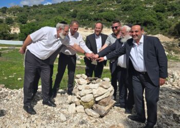 רכסים: הונחה אבן פינה לגשר יונאי שמחבר בין גבעה ג’ לגבעה א’