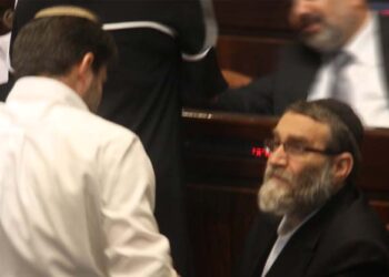 סמוטריץ נגד גפני: הוא מייצג מיעוט שהולך וקטן בחברה החרדית