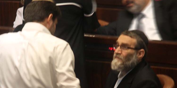 סמוטריץ נגד גפני: הוא מייצג מיעוט שהולך וקטן בחברה החרדית