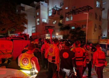 אלעד: שריפה פרצה הלילה בבניין מגורים ברחוב שמאי