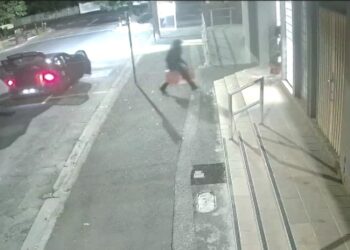 אוסטרליה: המשטרה פרסמה תיעוד מהצתת בית כנסת ‘עדת’ • צפו