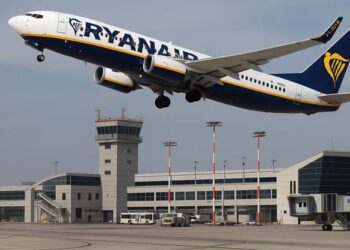 ריינאייר הודיעה על הארכת ביטול הטיסות לישראל