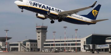 ריינאייר הודיעה על הארכת ביטול הטיסות לישראל