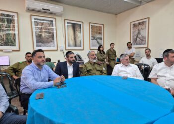 שר הדתות ובכירי משרדו בהערכת מצב בתחנה לזיהוי חללים
