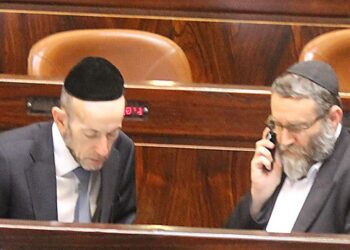 גורם בכיר בדגל התורה לאתר לדעת: לא פורשים מהממשלה