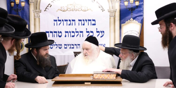 אברכי כולל ‘אהבת ציון – זיבנבערגן’ בירושלים נבחנו אצל גדולי הדור שליט”א