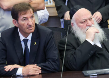 רשמית: אדלשטיין הודח, מעתה ביסמוט יו”ר וועדת חוץ וביטחון