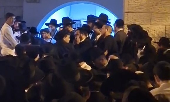 צפו: עין לא נותרה יבשה עם קדיש היתום