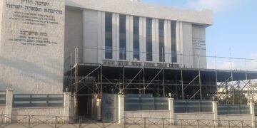 זה הסכום שיעלה מקום בקלויז  לחסידים מחו”ל בימים הנוראים