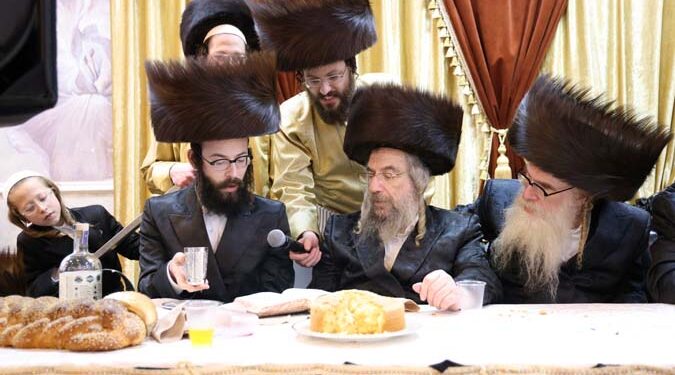 חתונת בת האדמו”ר מוויטעפסק עם נכד האדמו”ר מסערעדנא