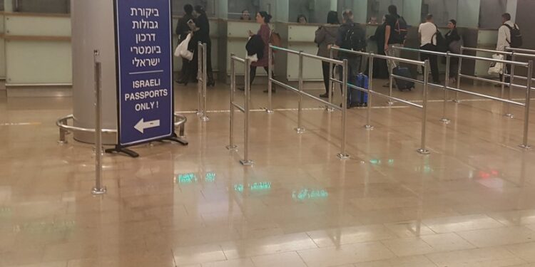 החלו המעצרים בנתב”ג: שני בחורי ישיבה נעצרו