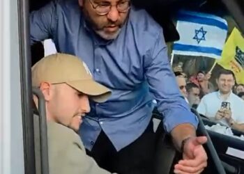 צפו: בית שמש קיבלה את שורד השבי איתן מור