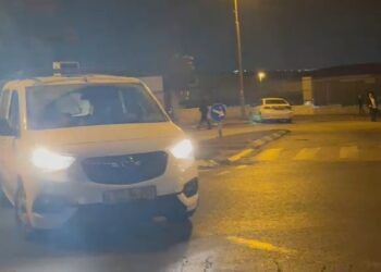 צפו: עשרות רכבים עם כריזה קוראים לבוא לעצרת