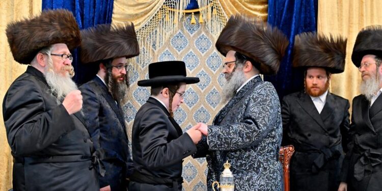 שמחת הבר מצוה לנכד ראש ישיבת סאטמאר