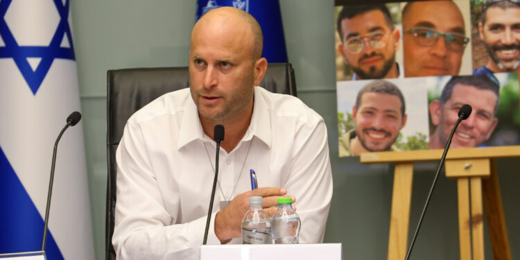 צפו: ח”כ קרויזר נגד זייברט: הלוואי שהיה מקדיש 10% מזמנו לרווחת התושבים