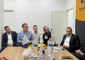 בית שמש: מנכ”ל משרד הבריאות הפתיע והגיע לעיר בשל סערת החצבת