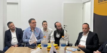 בית שמש: מנכ”ל משרד הבריאות הפתיע והגיע לעיר בשל סערת החצבת