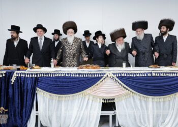 שמחת בר המצווה לנין האדמו”ר מנאראל ונכד האדמו”ר משאץ ויז’ניץ