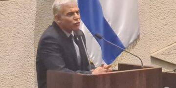 לפיד: יש רגע שצריך להגיד לא גם לנשיא אמריקאי