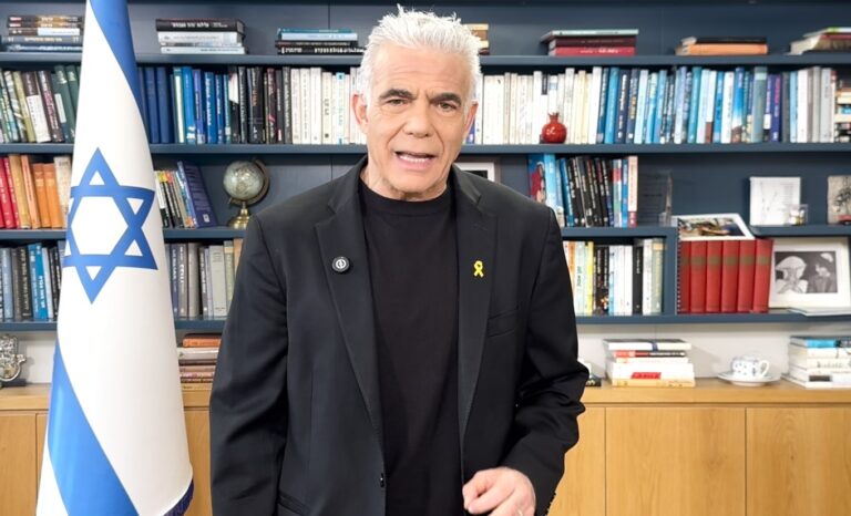 לפיד יוצא נגד הענקת חנינה לנתניהו