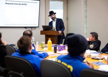 לקראת כינוס השלוחים: מפקדי משטרת ניו יורק בפגישה עם המארגנים